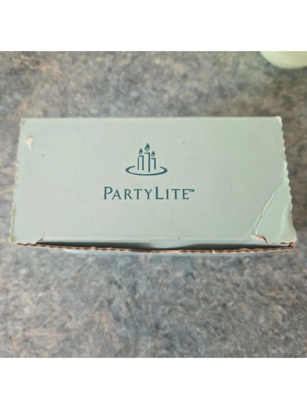 3 PartyLite Honeydew Aroma Melts in box 2 1/4" Diameter Z2452 - Picture 3 of 7